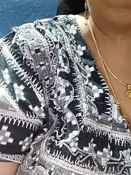 Snapshot of tamilthanushri chatting on 11, 10, 2025 tamilthanushri online show from 11, 10, 2025