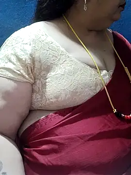 Snapshot of tamilthanushri chatting on 4, 11, 2025 tamilthanushri online show from 4, 11, 2025