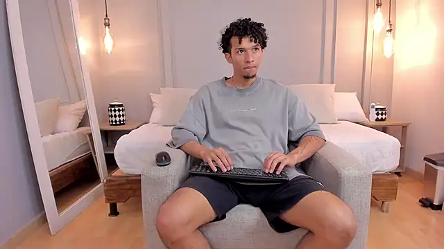 Snapshot of Dominick_star chatting on 3, 11, 2025 Dominick star online show from 3, 11, 2025