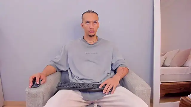 Snapshot of Dominick_star chatting on 13, 11, 2025 Dominick star online show from 13, 11, 2025