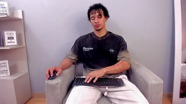 Snapshot of Dominick_star chatting on 28, 11, 2025 Dominick star online show from 28, 11, 2025