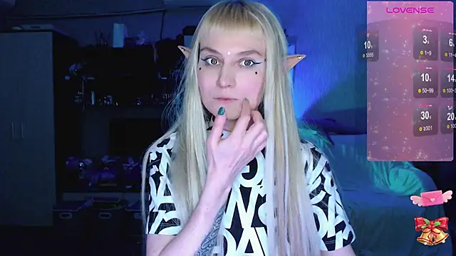 Snapshot of mischellemeow13 chatting on 8, 1, 2026 mischellemeow13 online show from 8, 1, 2026