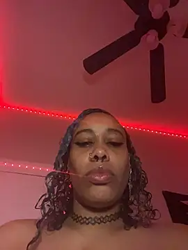 Snapshot of loveluna8 chatting on 6, 11, 2025 loveluna8 online show from 6, 11, 2025