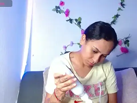 Snapshot of Cereza_horny chatting on 4, 12, 2024 Cereza horny online show from 4, 12, 2024