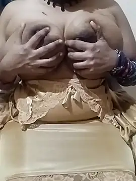 Snapshot of MONA_DARLING31 chatting on 5, 3, 2025 MONA DARLING31 online show from 5, 3, 2025