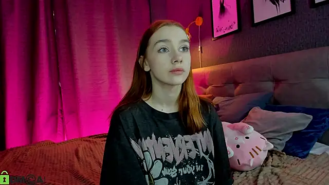 Lesi Moonie01 online show from 19, 4, 2026