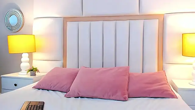 Snapshot of AmbarSantany chatting on 14, 11, 2025 AmbarSantany online show from 14, 11, 2025