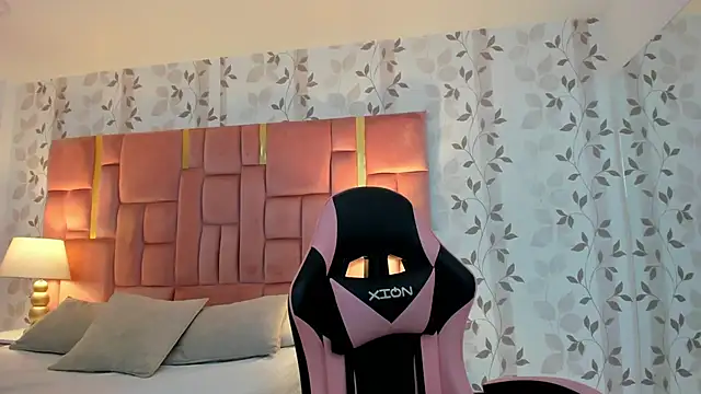 Snapshot of AmbarSantany chatting on 1, 12, 2025 AmbarSantany online show from 1, 12, 2025