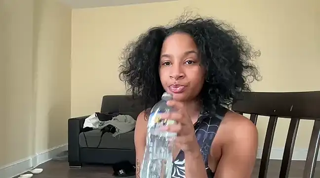 Snapshot of shandiloveslemonss chatting on 14, 12, 2024 shandiloveslemonss online show from 14, 12, 2024