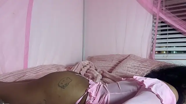 Snapshot of shandiloveslemonss chatting on 4, 11, 2025 shandiloveslemonss online show from 4, 11, 2025