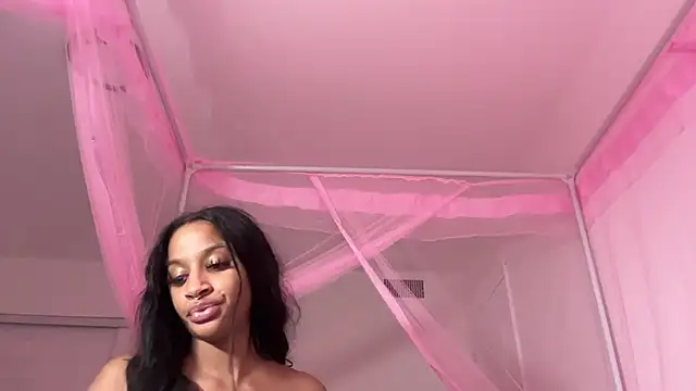 Snapshot of shandiloveslemonss chatting on 1, 12, 2025 shandiloveslemonss online show from 1, 12, 2025