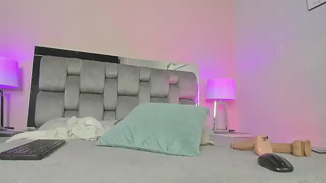 kimberlyycox online show from 8, 3, 2025