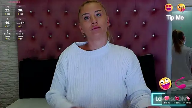 KikiSweet08 online show from 14, 12, 2025