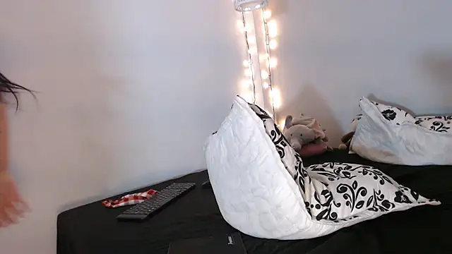 Snapshot of Kimandyuk chatting on 17, 12, 2024 Kimandyuk online show from 17, 12, 2024