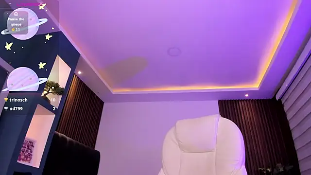 Snapshot of Lucy_Smith2 chatting on 15, 12, 2024 Lucy Smith2 online show from 15, 12, 2024