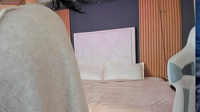 Snapshot of Lucy_Smith2 chatting on 24, 9, 2025 Lucy Smith2 online show from 24, 9, 2025