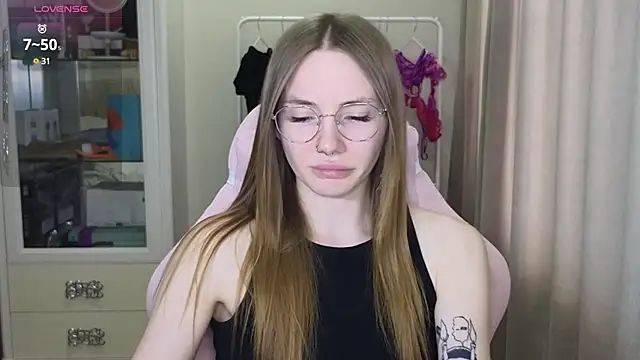 littlevildevil online show from 8, 3, 2025