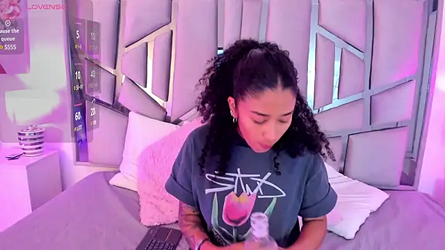  lanna jhonson  online show from 17, 1, 2025