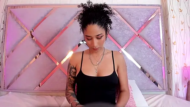  lanna jhonson  online show from 29, 1, 2025