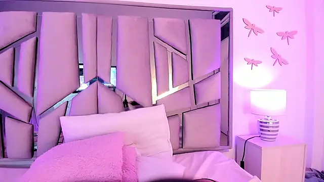  lanna jhonson  online show from 30, 1, 2025