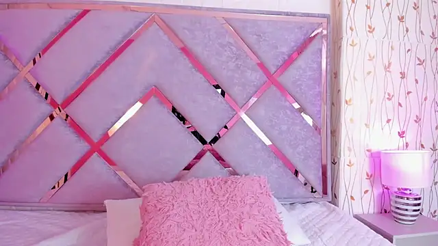  lanna jhonson  online show from 31, 1, 2025