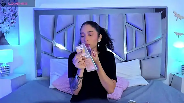  lanna jhonson  online show from 6, 2, 2025