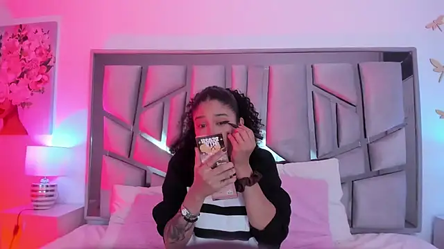  lanna jhonson  online show from 18, 2, 2025