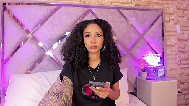  lanna jhonson  online show from 14, 9, 2025