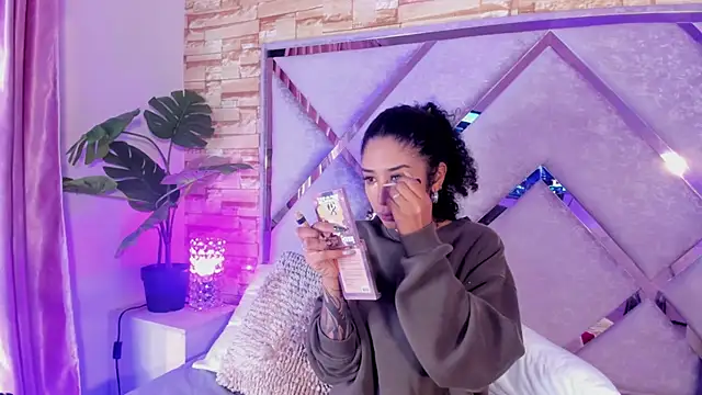  lanna jhonson  online show from 29, 9, 2025