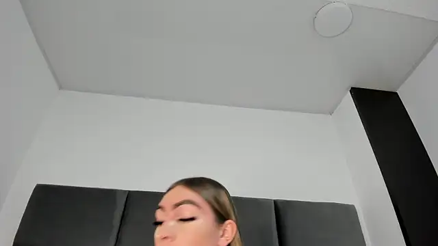 Lizz Luna online show from 29, 11, 2025