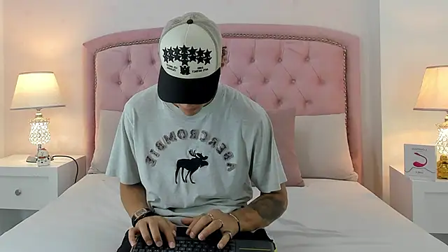 Snapshot of Buda_and_Cataleya_ chatting on 24, 1, 2025 Buda and Cataleya online show from 24, 1, 2025