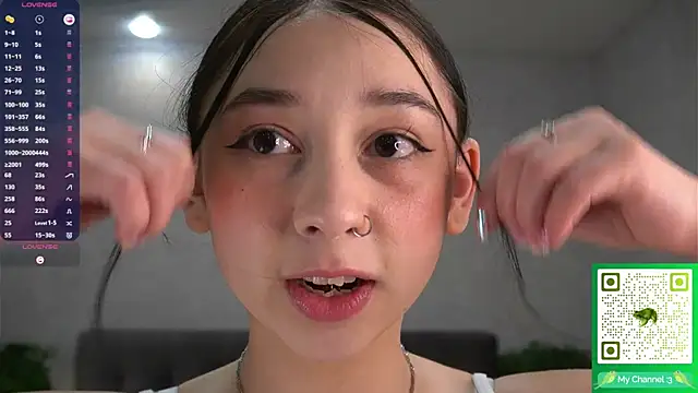 AislyEmbury online show from 23, 12, 2025