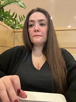 Snapshot of Sophie_Eaton chatting on 30, 10, 2025 Sophie Eaton online show from 30, 10, 2025