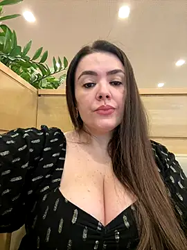 Snapshot of Sophie_Eaton chatting on 11, 11, 2025 Sophie Eaton online show from 11, 11, 2025