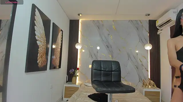 estephany doll online show from 5, 1, 2025