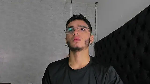 Ian Castillo  online show from 17, 2, 2025