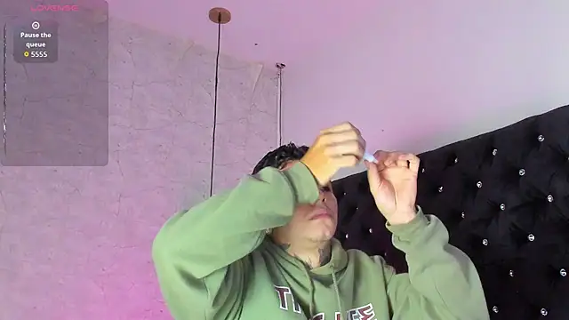 Ian Castillo  online show from 2, 10, 2025