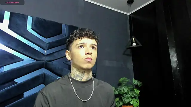 Ian Castillo  online show from 12, 1, 2026