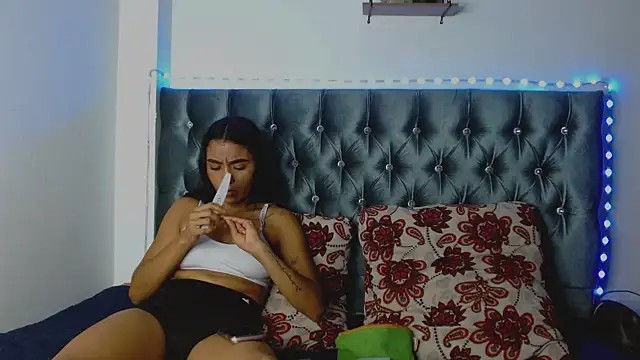 AntonellaAndNoah online show from 7, 3, 2025