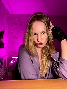 Snapshot of saint_cat25 chatting on 8, 11, 2025 saint cat25 online show from 8, 11, 2025