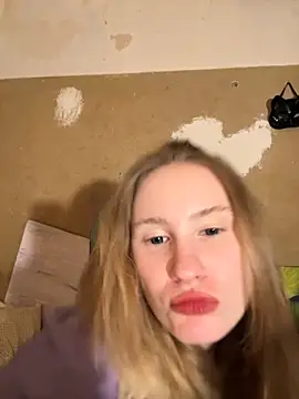 Snapshot of saint_cat25 chatting on 4, 12, 2025 saint cat25 online show from 4, 12, 2025