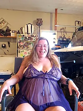 MsShelby40 online show from 10, 9, 2025