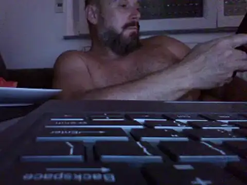 Snapshot of FROL83 chatting on 7, 7, 2026 FROL83 online show from 7, 7, 2026