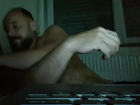 Snapshot of FROL83 chatting on 9, 7, 2026 FROL83 online show from 9, 7, 2026