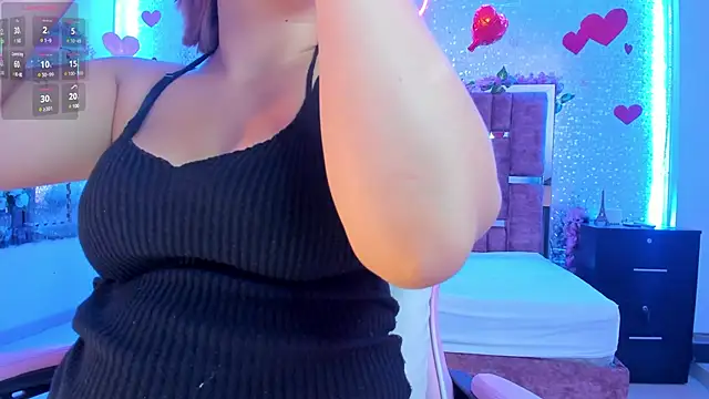 Snapshot of AlessiaDouce chatting on 18, 2, 2025 AlessiaDouce online show from 18, 2, 2025