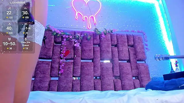 Snapshot of AlessiaDouce chatting on 11, 3, 2025 AlessiaDouce online show from 11, 3, 2025