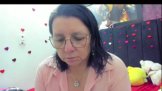 Evaaross 2345 online show from 18, 2, 2026