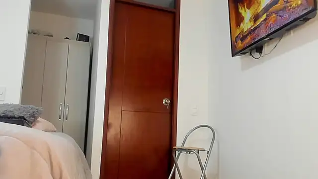 SophieBaker   online show from 11, 3, 2025