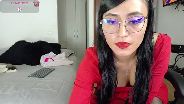 SophieBaker   online show from 14, 4, 2026