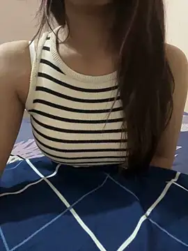 Snapshot of _riyaahahaha_ chatting on 5, 1, 2025  riyaahahaha  online show from 5, 1, 2025